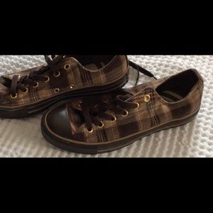 Converse low top shoes